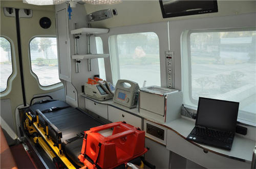 威海救护车内部